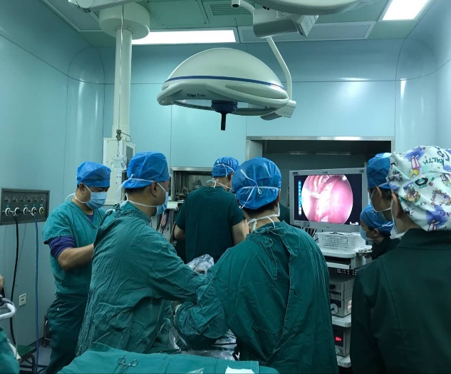 我院胎儿医学中心成功开展首例胸腔镜下“先天性肺囊腺瘤切除术”